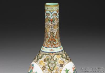 图片[2]-Gall-bladder-shaped vase with flower on a polychrome ground in yangcai painted enamels, Qianlong reign (1736-1795), Qing dynasty-China Archive